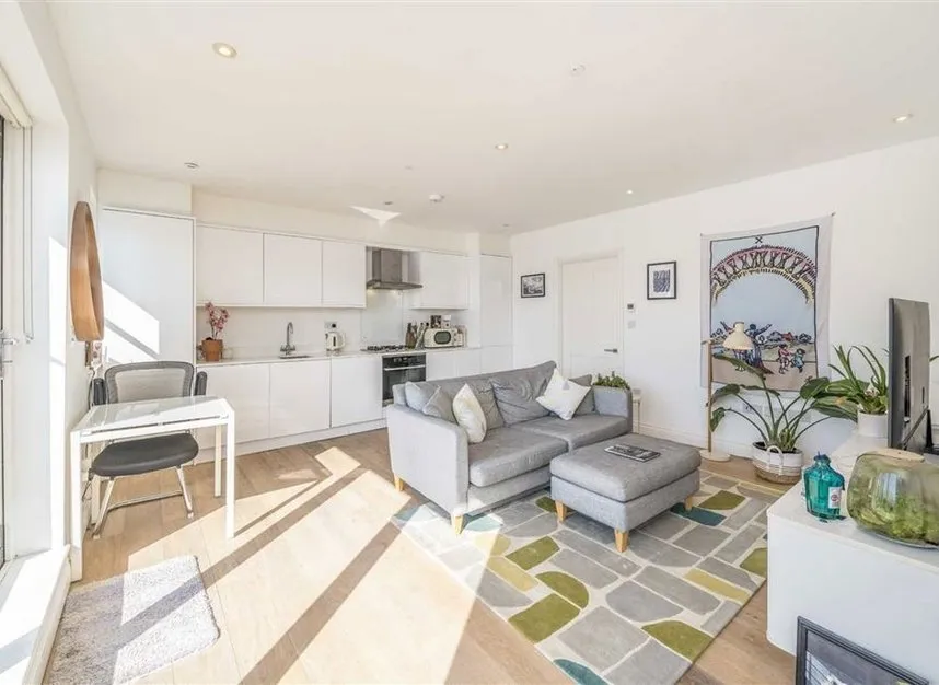 Yukon Road, Balham, SW12, photo 3
