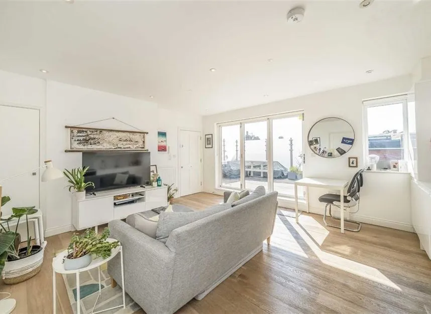 Yukon Road, Balham, SW12, photo 2