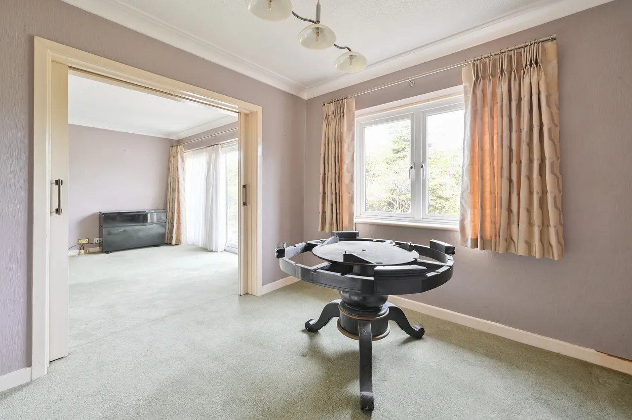 5 Clarks Mead, Bushey, photo 3