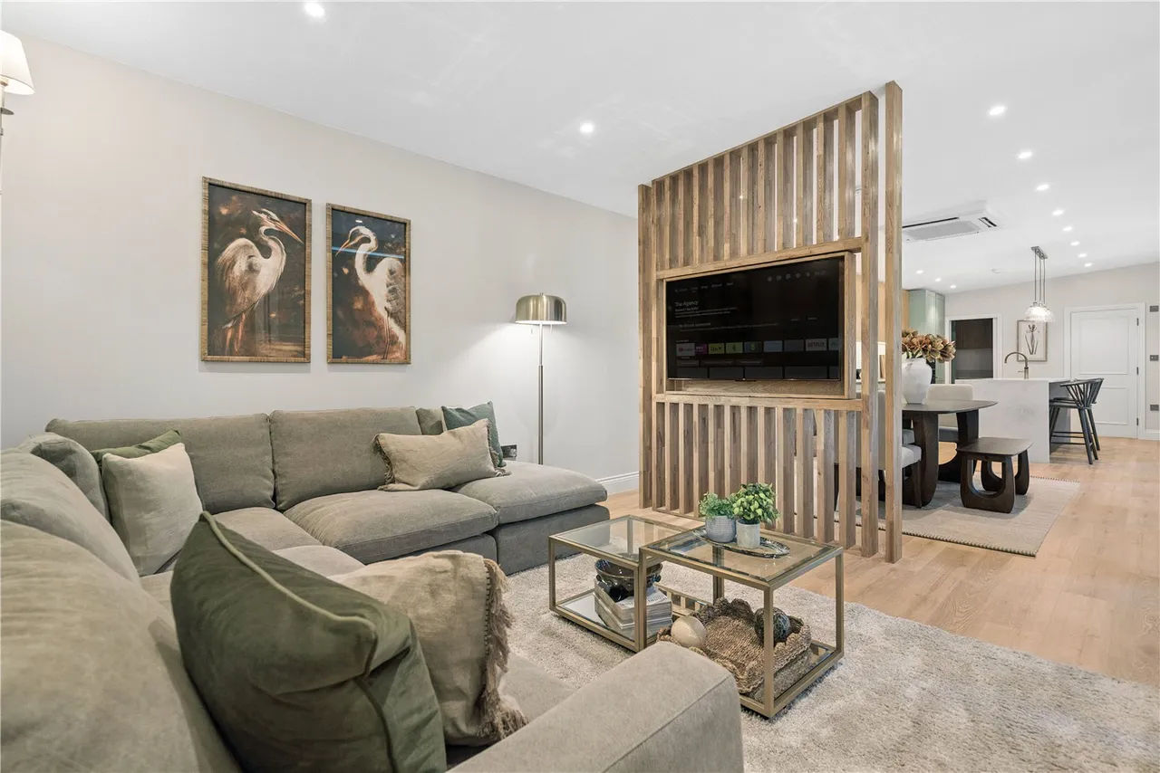 3 bed flat for sale — Sandycombe Road, Richmond, TW9