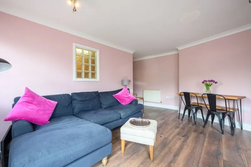 Hersham Road, Walton-On-Thames KT12 1JE, photo 4