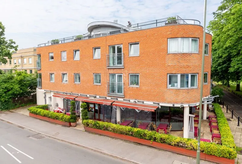 Hersham Road, Walton-On-Thames KT12 1JE, photo 7