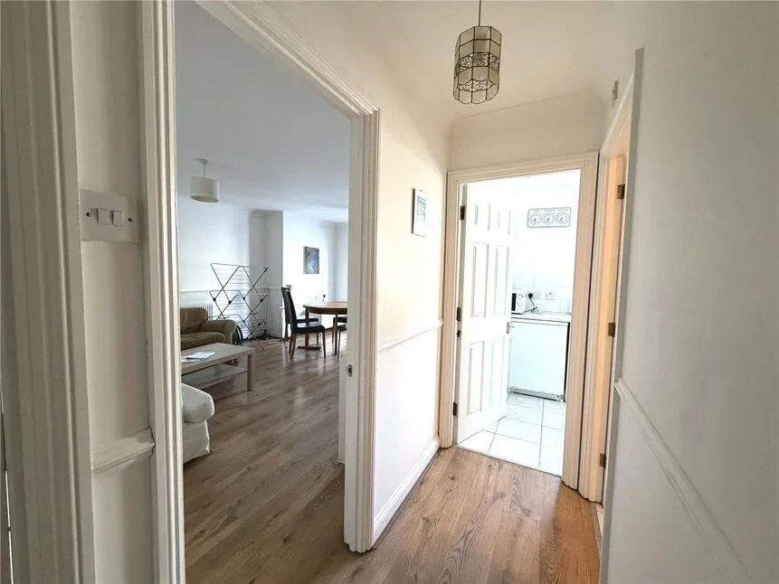 St. Catherines Place Hummer Road, Egham, Surrey, TW20, photo 3