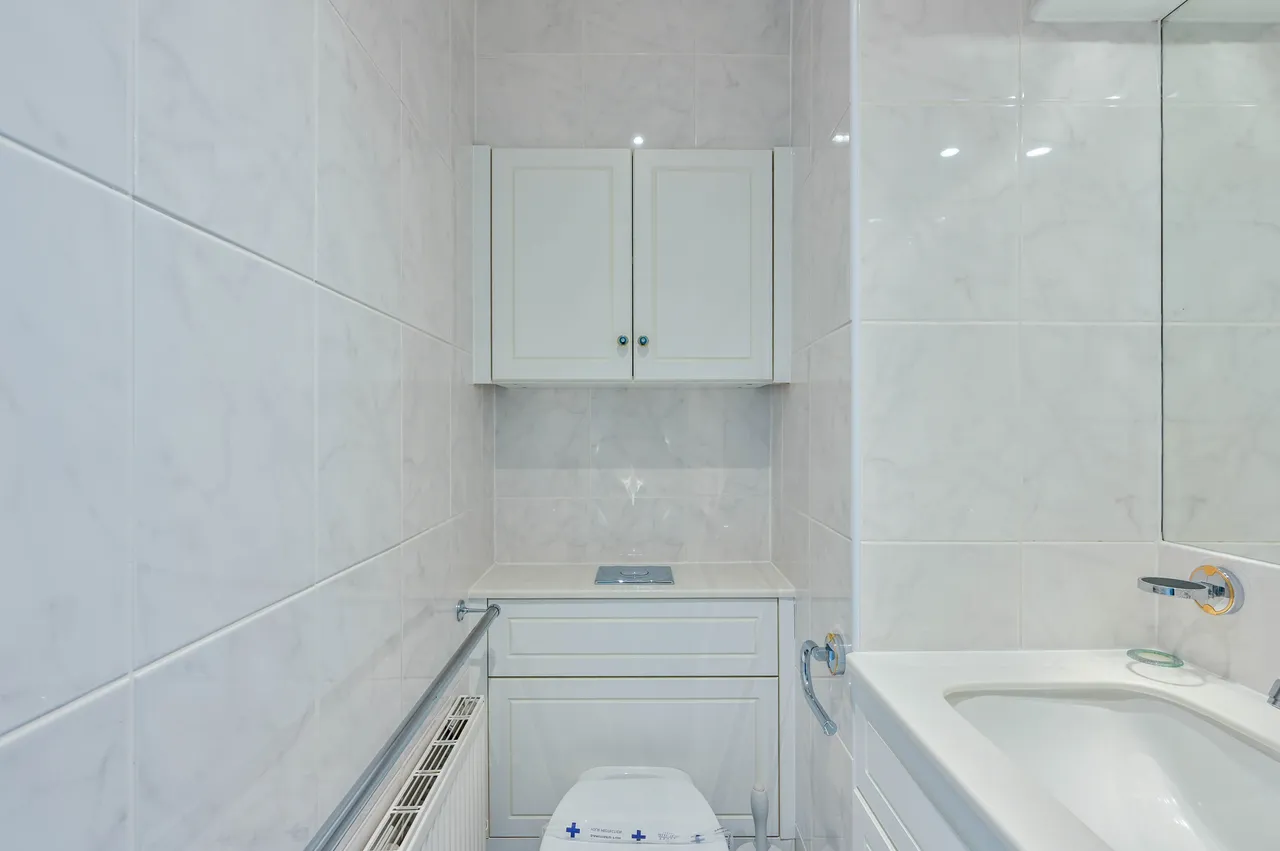 2 bed house for sale — 19 Sydenham Road, Guildford