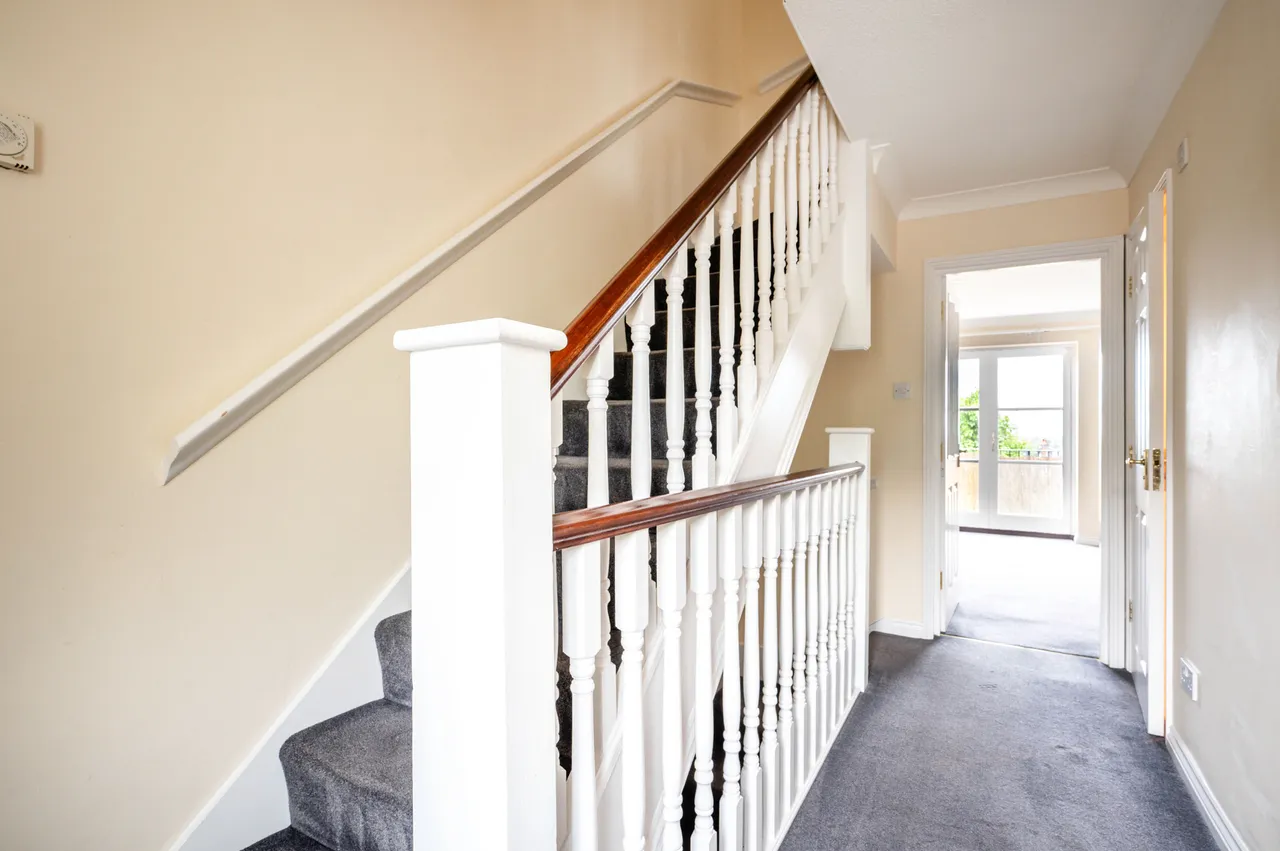 19 Sydenham Road, Guildford, photo 8