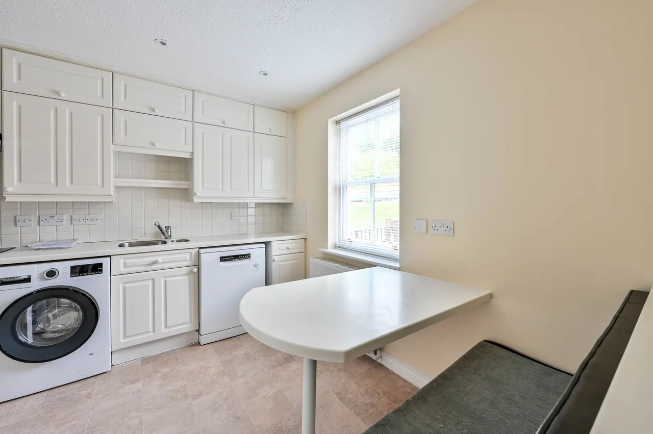 19 Sydenham Road, Guildford, photo 9