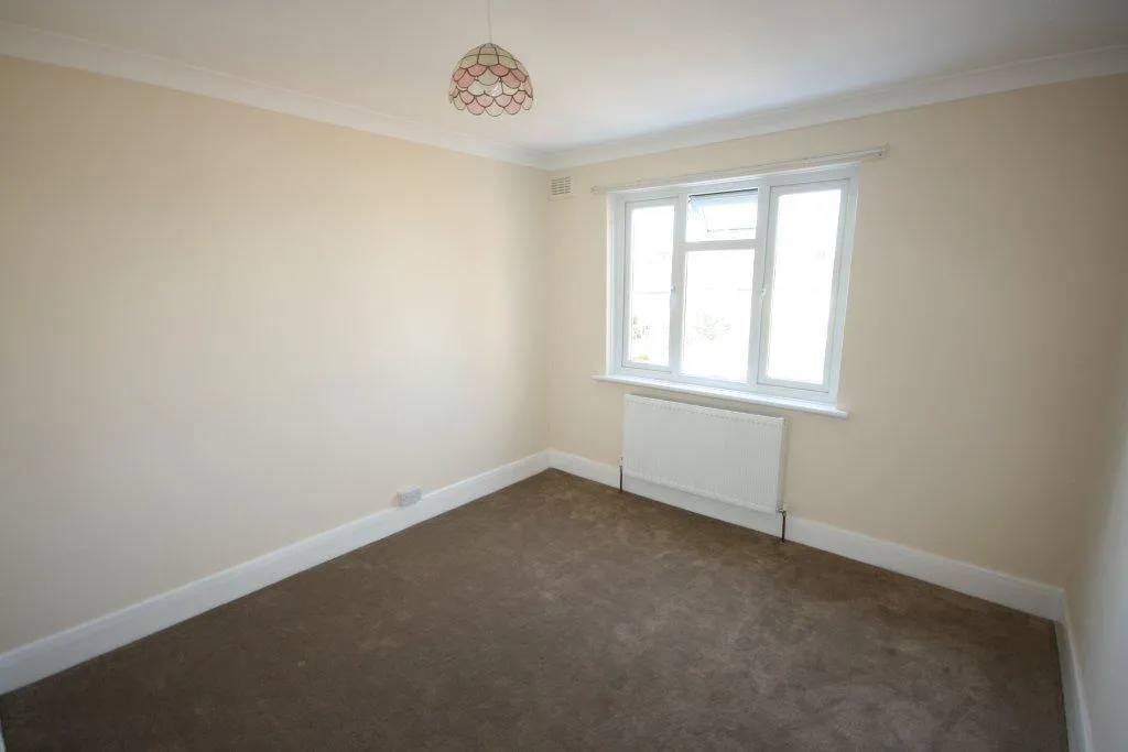 Beaconsfield Avenue, Gillingham, photo 6