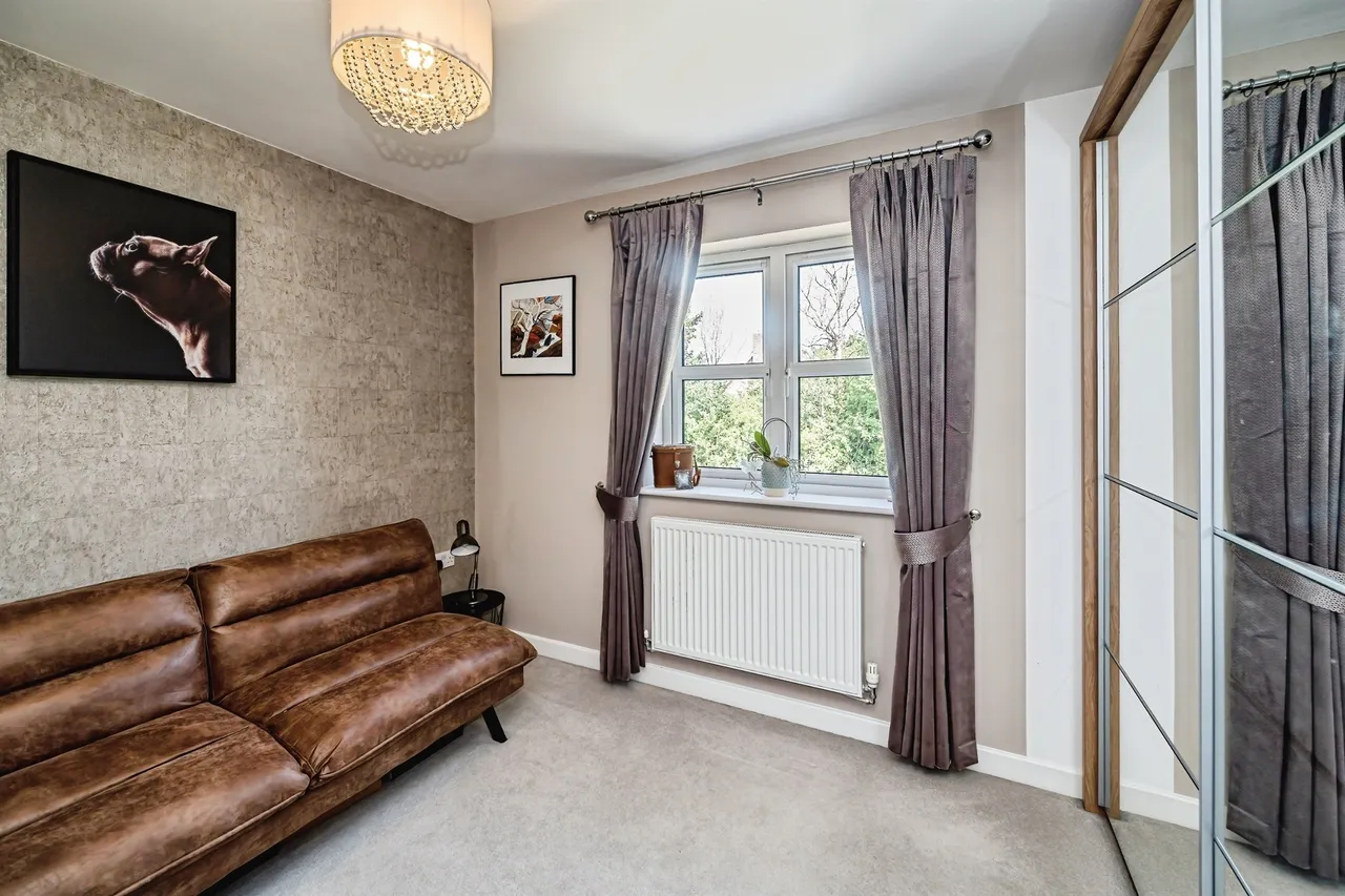 Farleigh Drive, Berryfields, HP18, photo 14