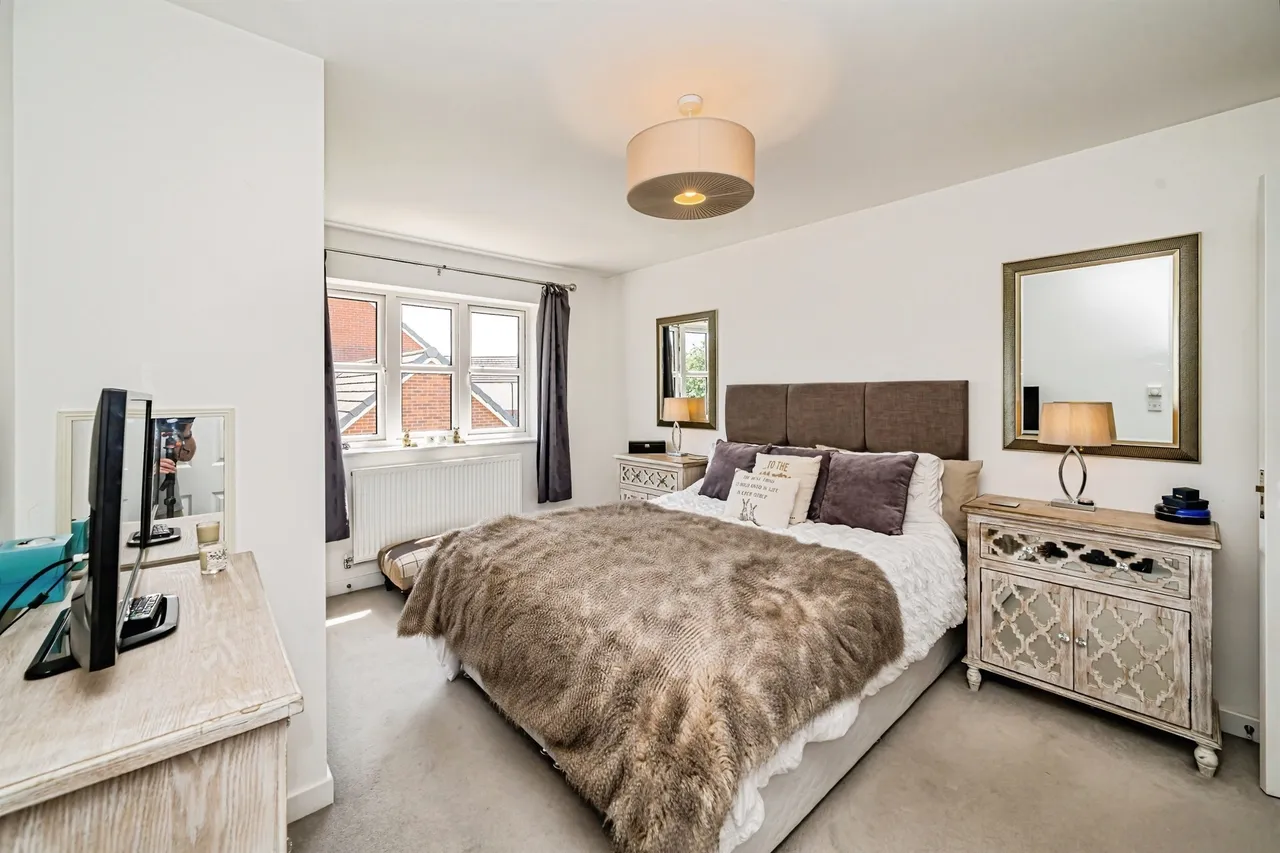 Farleigh Drive, Berryfields, HP18, photo 10