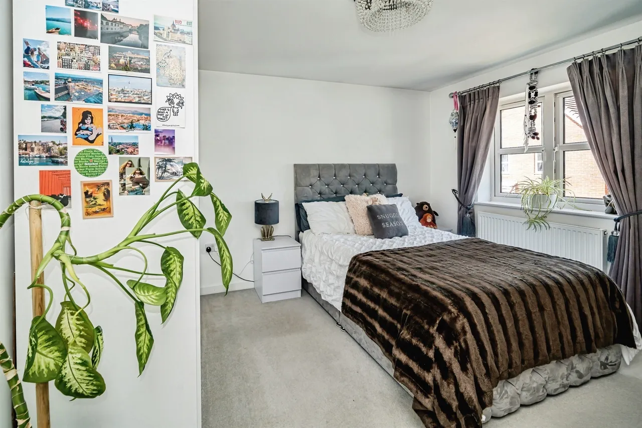 Farleigh Drive, Berryfields, HP18, photo 12