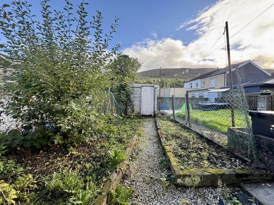 Yew Street, Troedyrhiw, CF48, photo 5