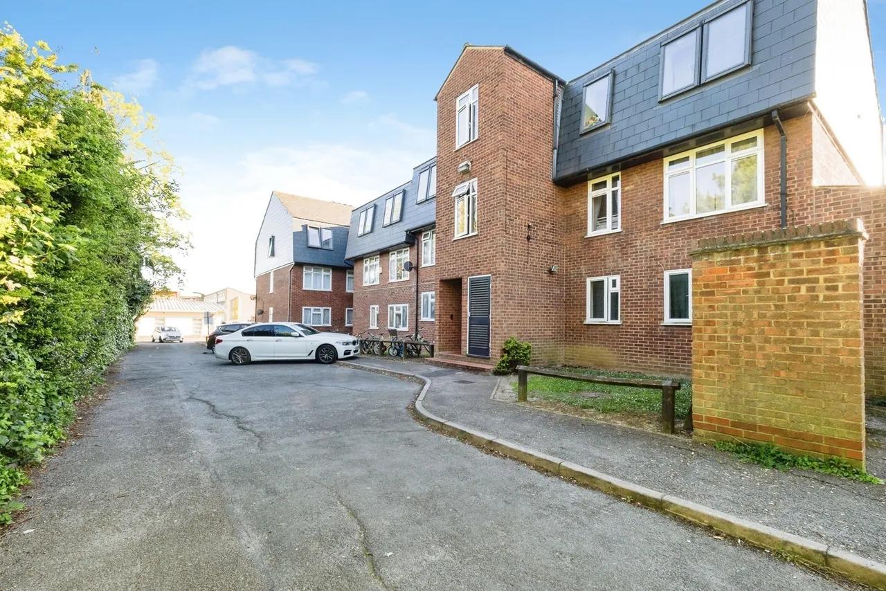 Limes Avenue, Chigwell, Essex, IG7, photo 9