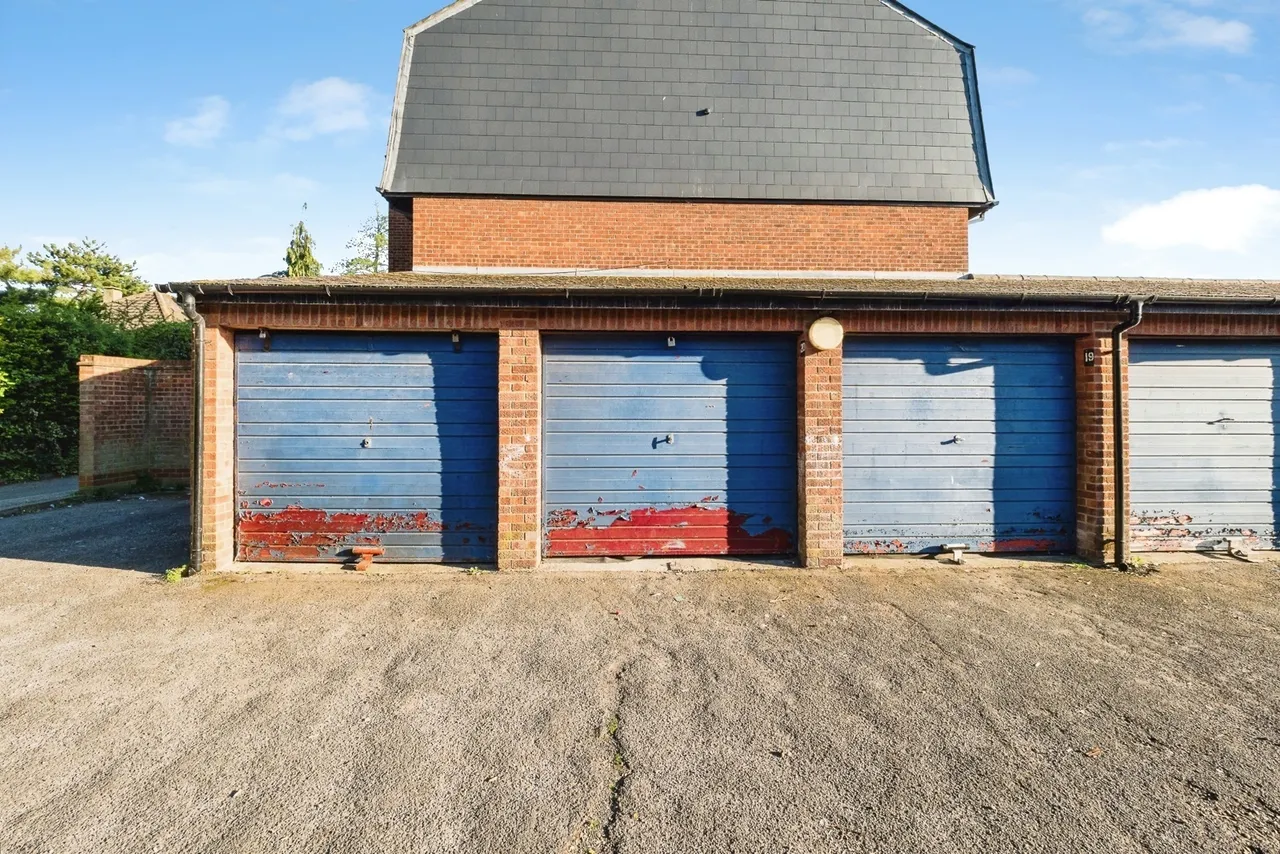 Limes Avenue, Chigwell, Essex, IG7, photo 5