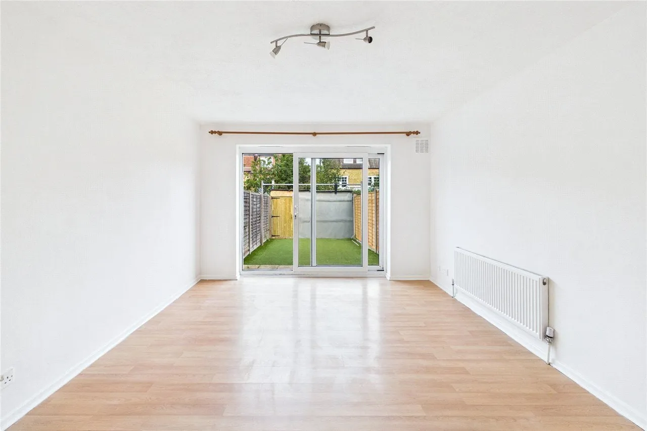 Campbell Close, London, SW16, photo 4