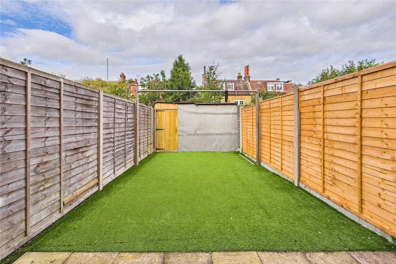 Campbell Close, London, SW16, photo 11
