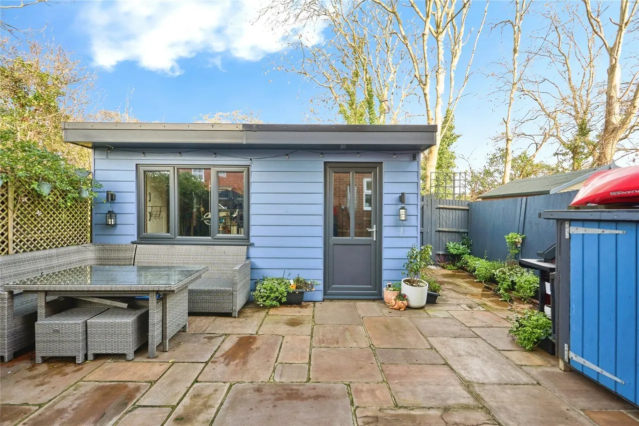 Snowberry Road, Newport, PO30, photo 17
