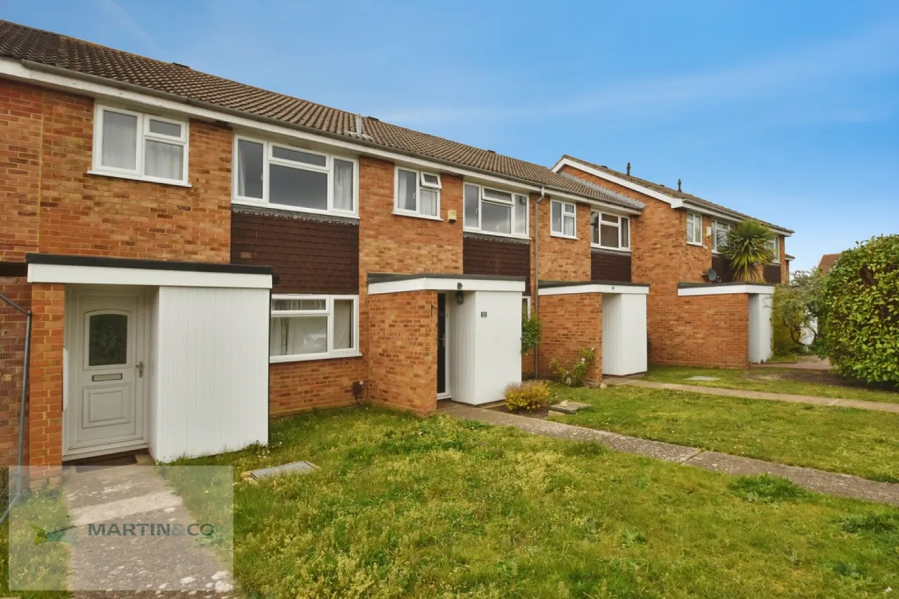 3 bed house to rent, Egmont Road, KT12
