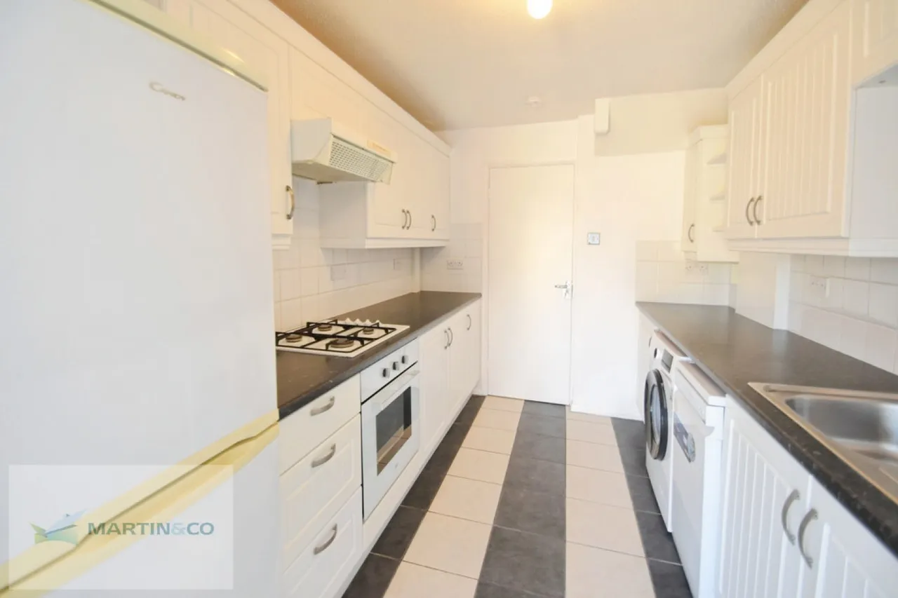 Egmont Road, KT12, photo 4