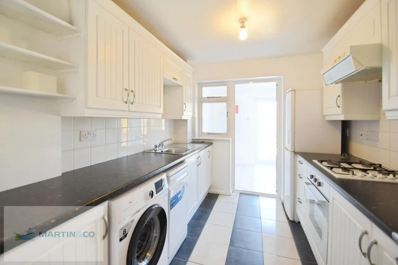 Egmont Road, KT12, photo 6