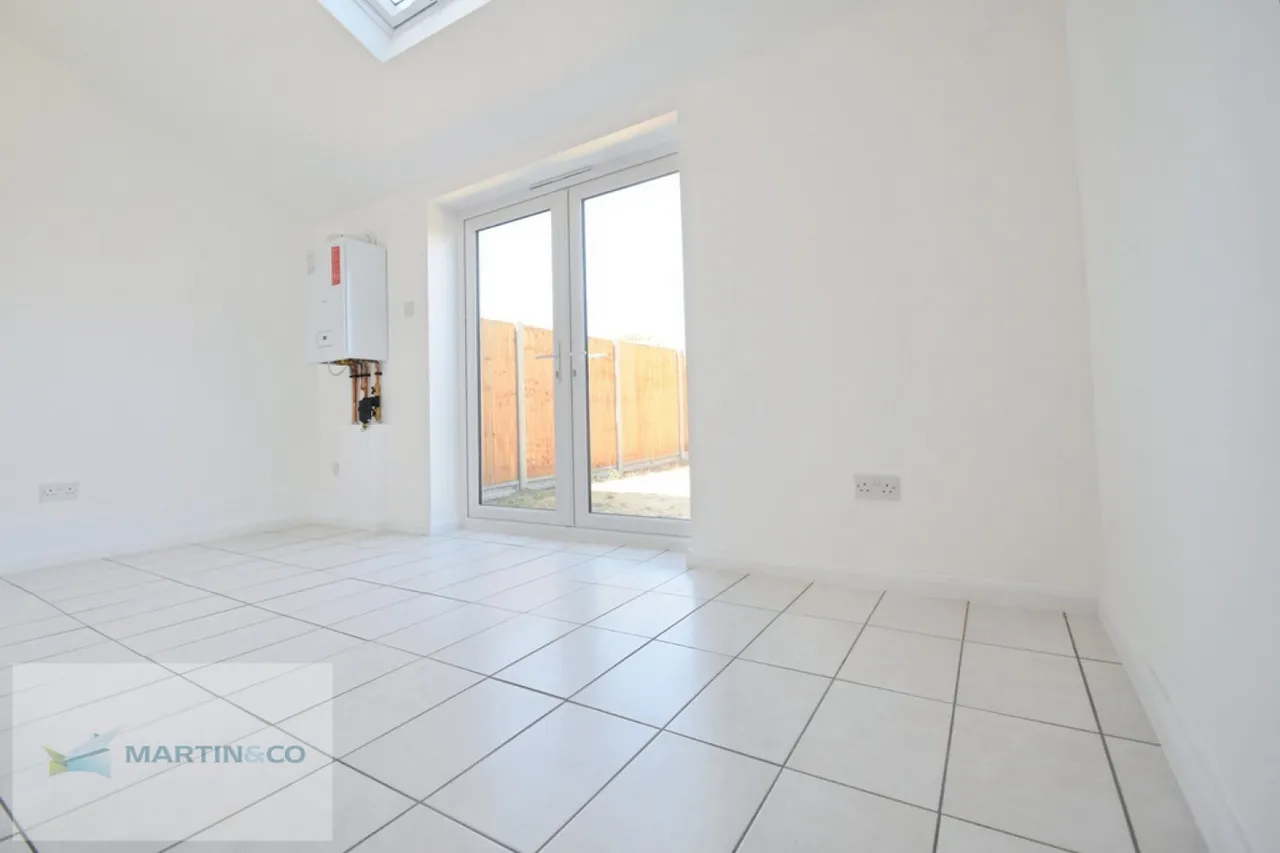 Egmont Road, KT12, photo 5