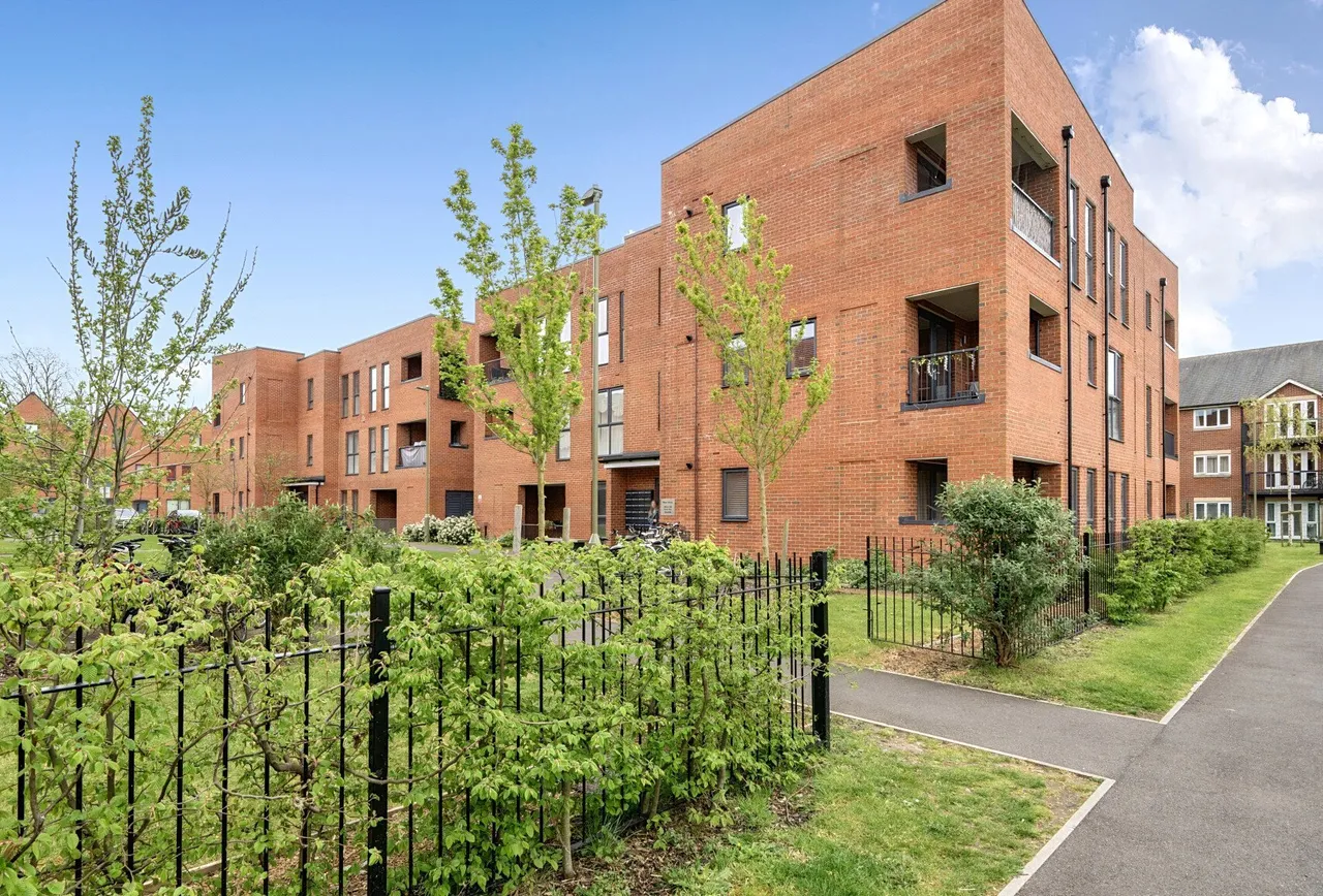 2 bed flat for sale — William Morris Close, Oxford, OX4 2DE