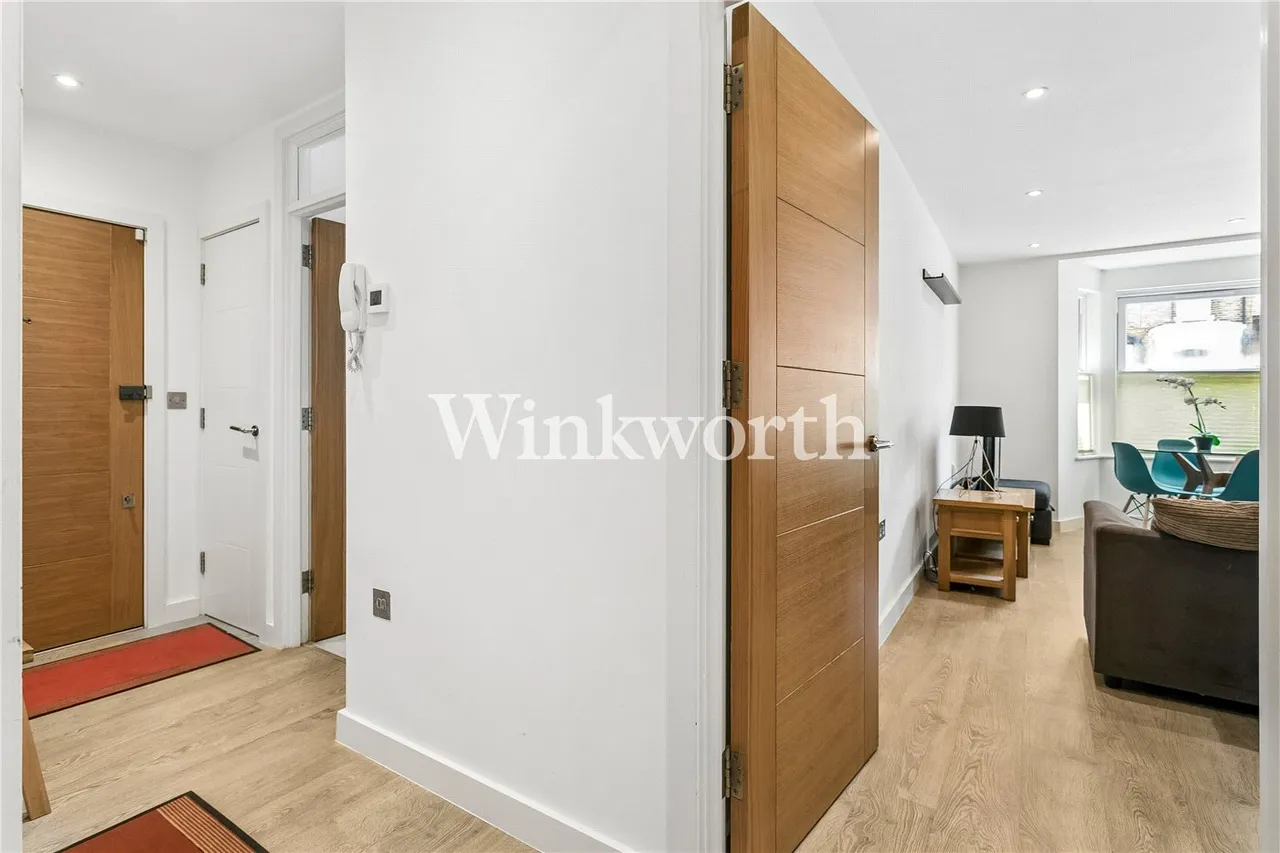 Avenue Road, London, N15, photo 4
