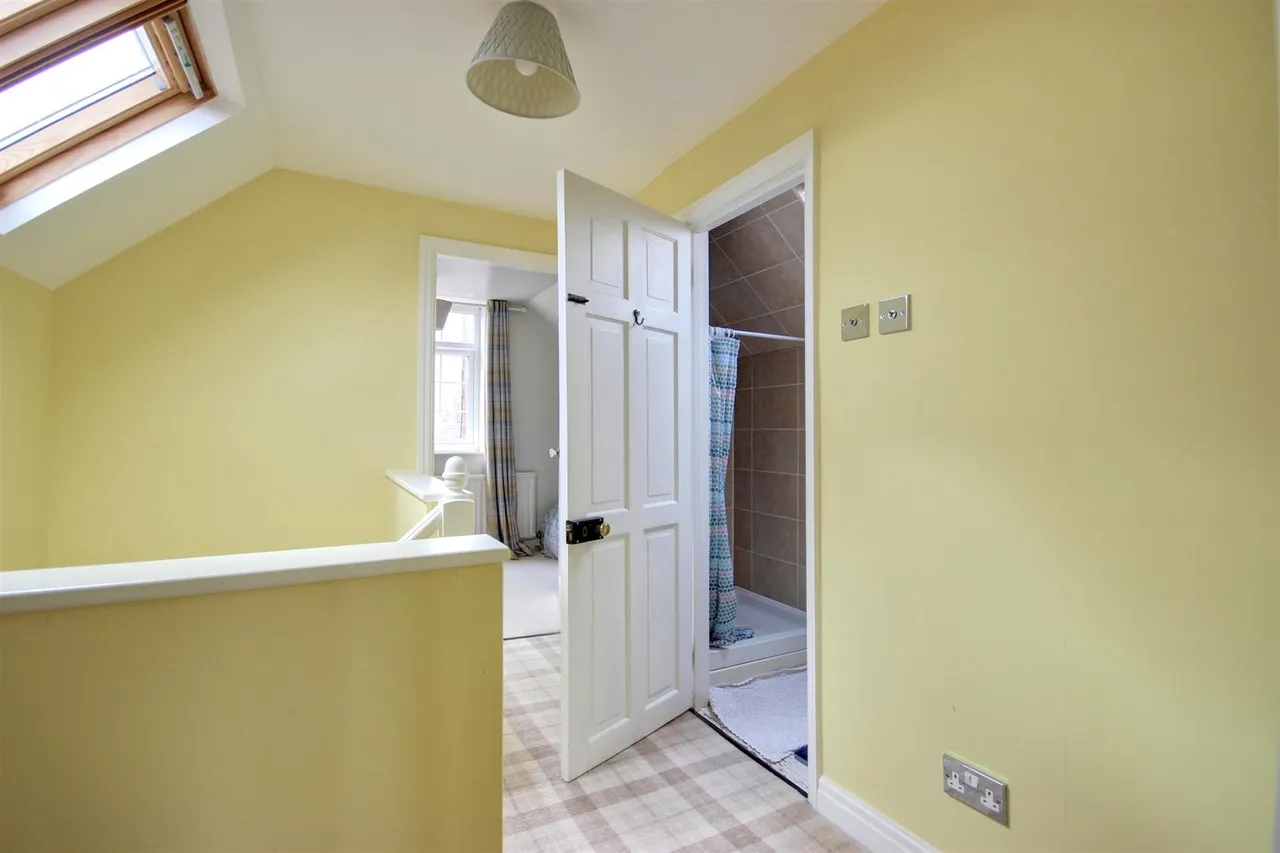 New Village Road, Little Weighton, photo 23