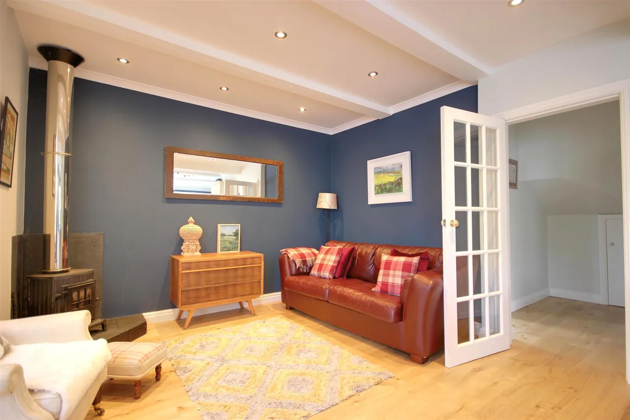 New Village Road, Little Weighton, photo 6