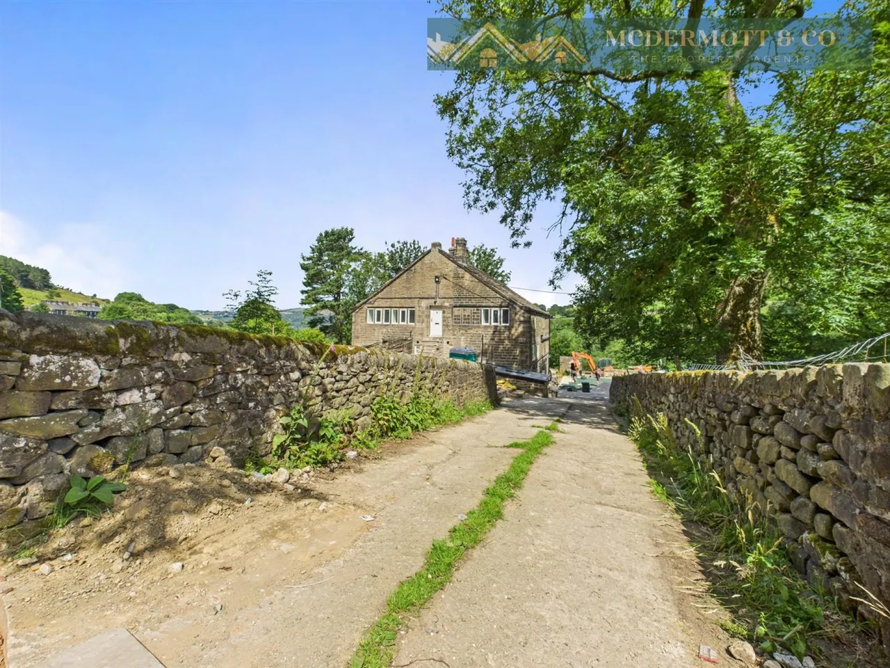 Bradburys Lane, Greenfield, OL3, photo 45