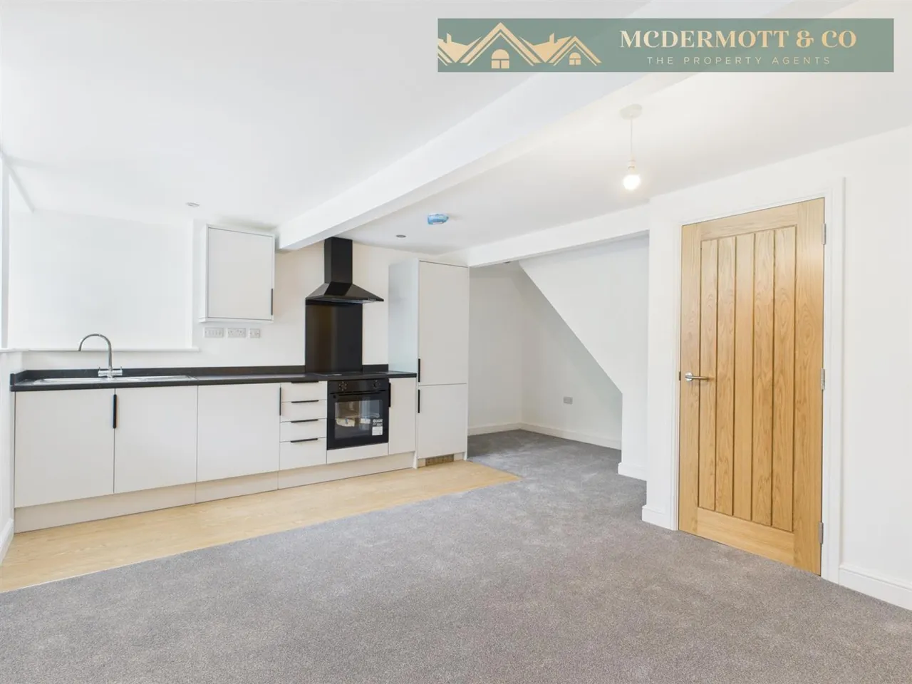 Bradburys Lane, Greenfield, OL3, photo 31