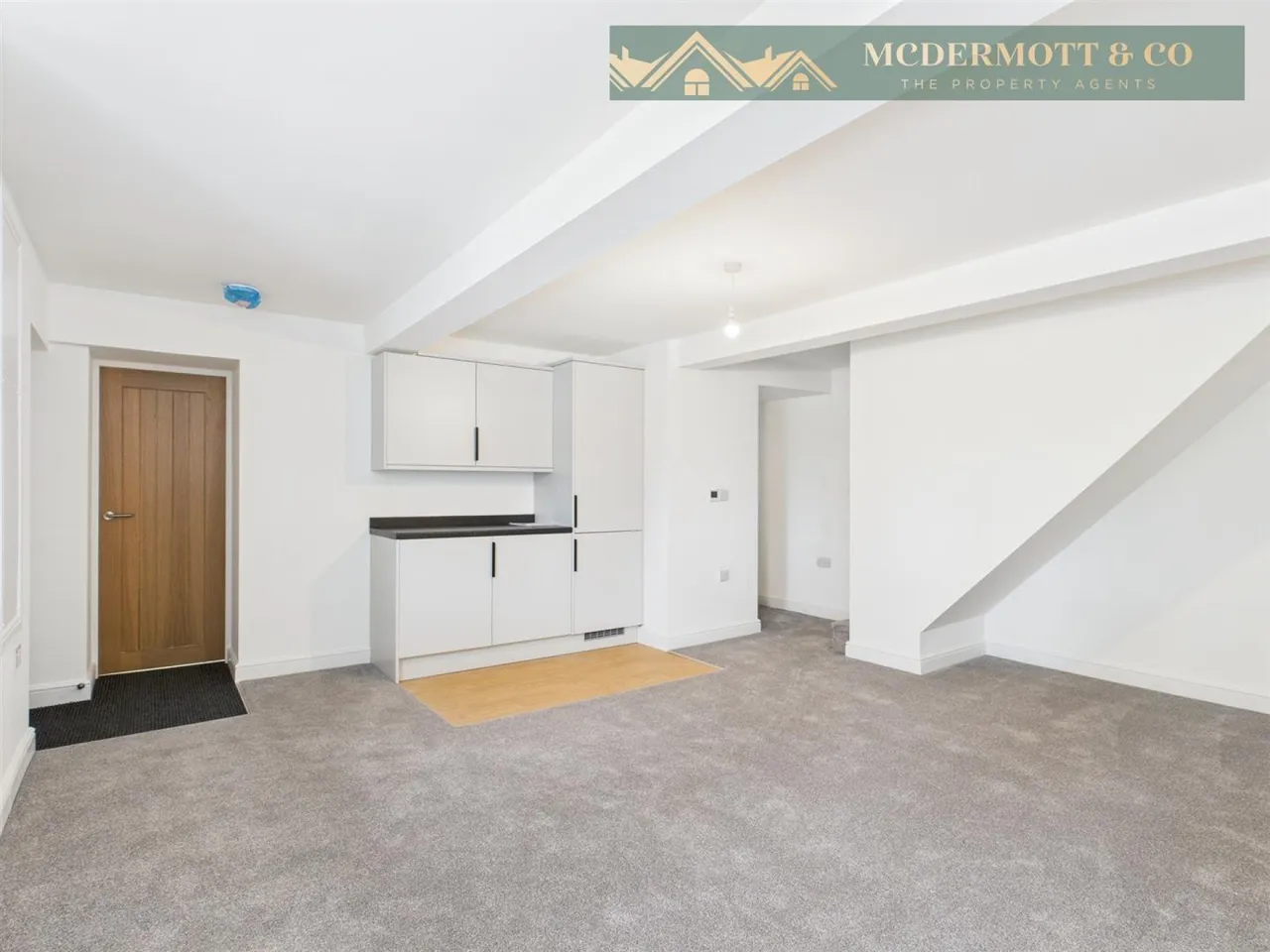 Bradburys Lane, Greenfield, OL3, photo 13