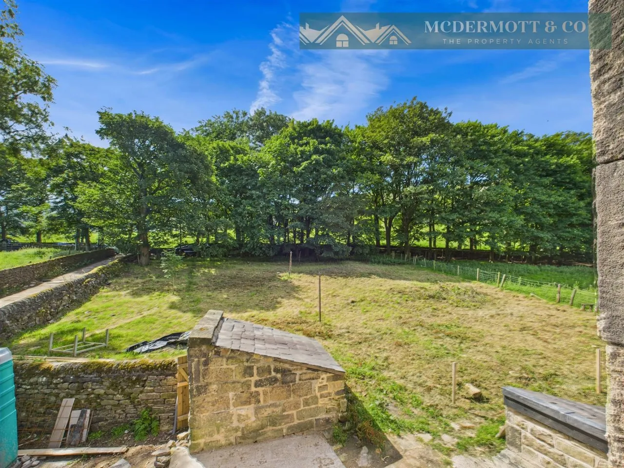 Bradburys Lane, Greenfield, OL3, photo 40
