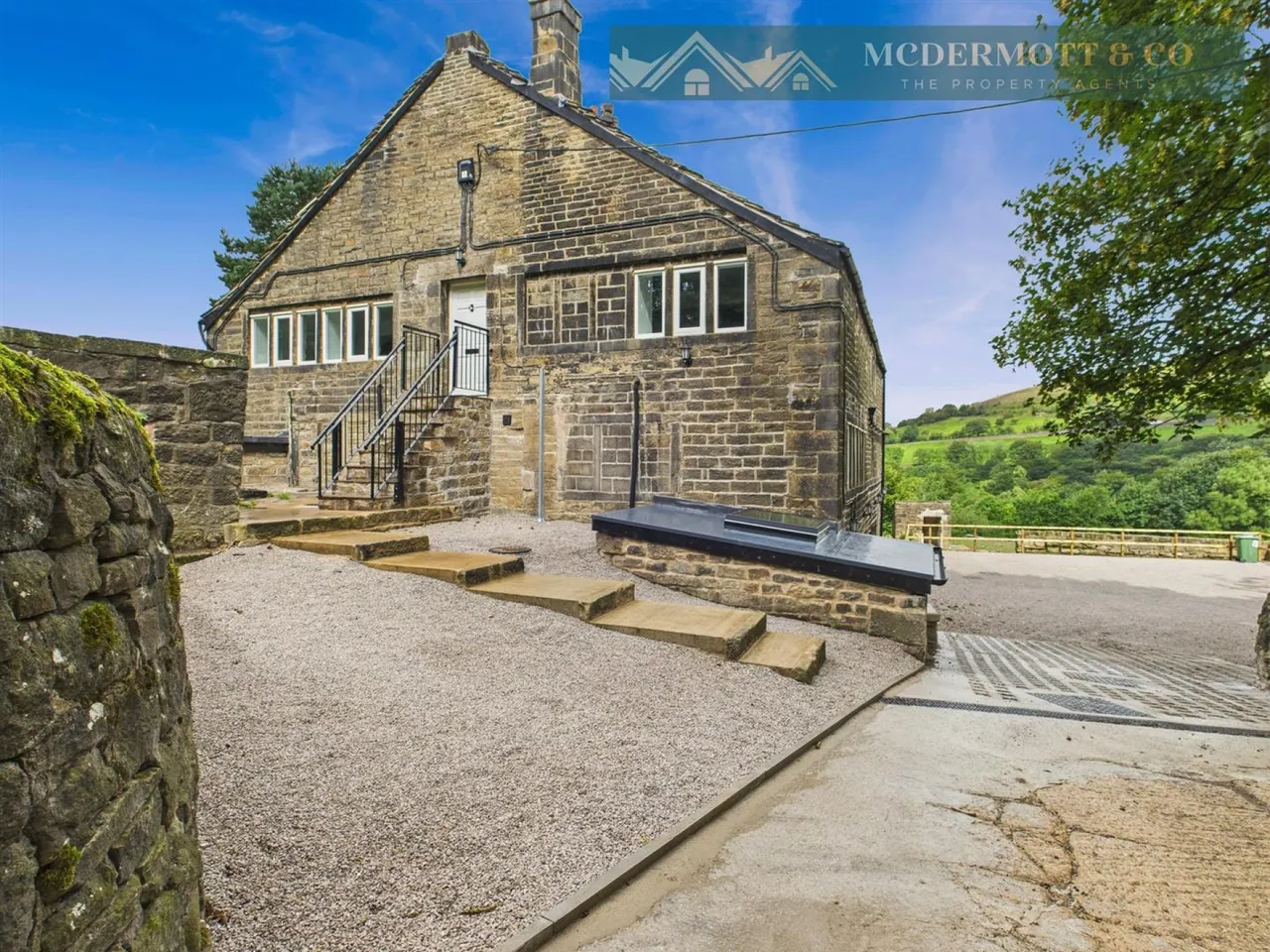 Bradburys Lane, Greenfield, OL3, photo 41