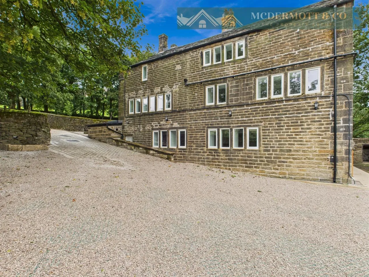 Bradburys Lane, Greenfield, OL3, photo 46