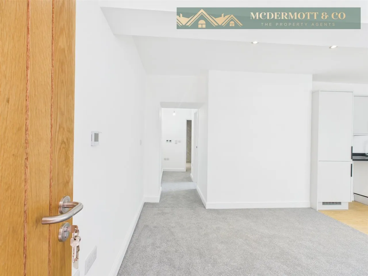 Bradburys Lane, Greenfield, OL3, photo 8