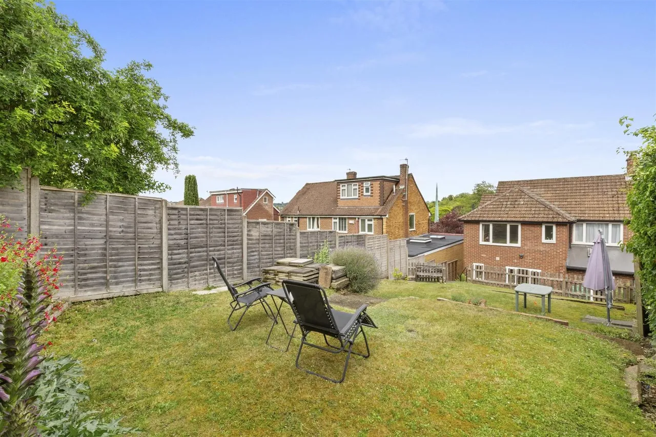 Dean Close, High Wycombe, HP12, photo 9