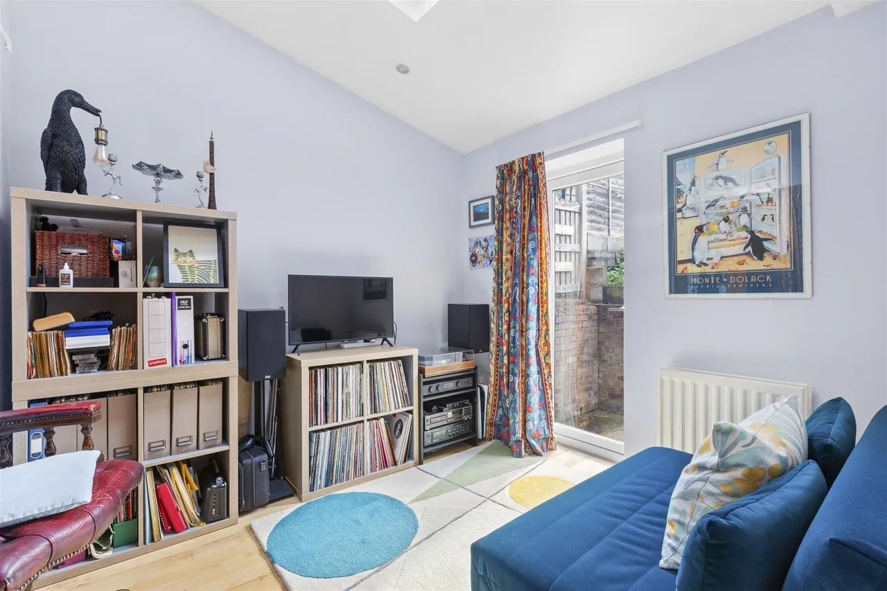 Dean Close, High Wycombe, HP12, photo 8