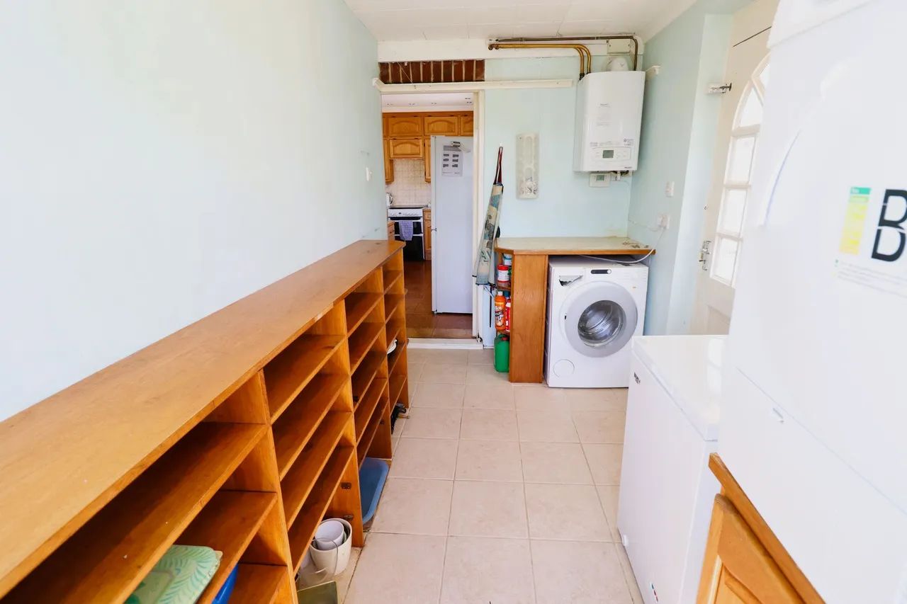 Bull Lane, Rayleigh, Essex, SS6 8NQ, photo 12