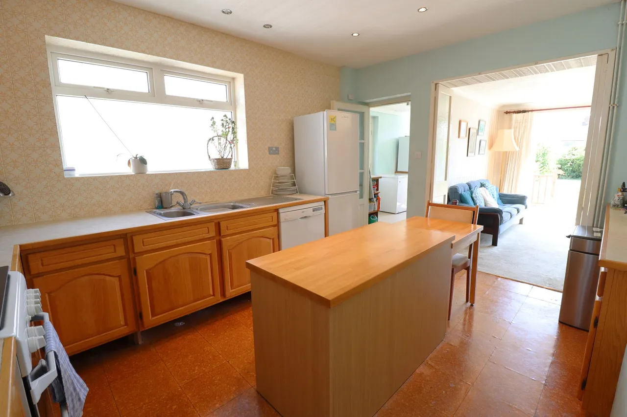 Bull Lane, Rayleigh, Essex, SS6 8NQ, photo 11
