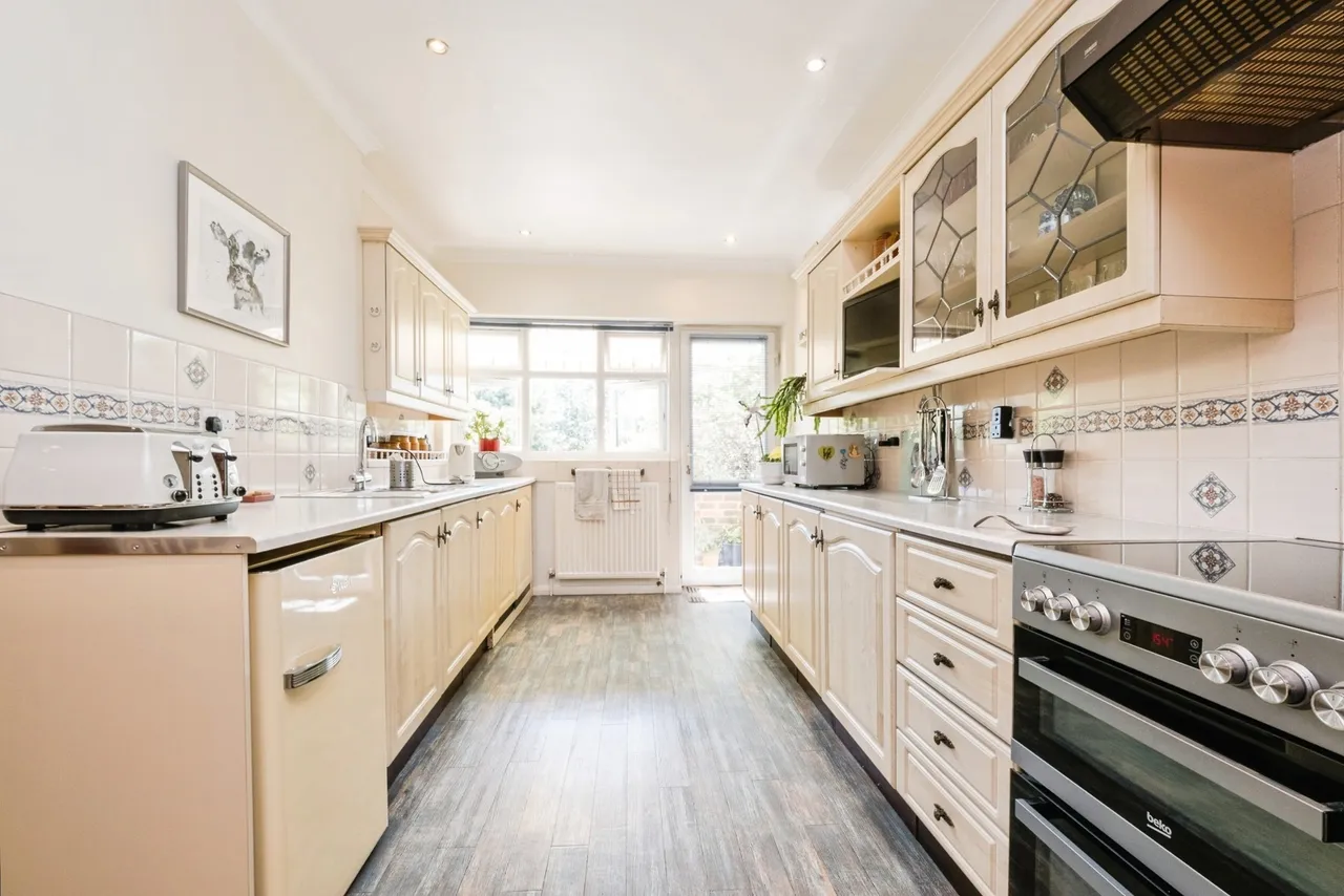 Globe Road, Hornchurch, RM11, photo 15