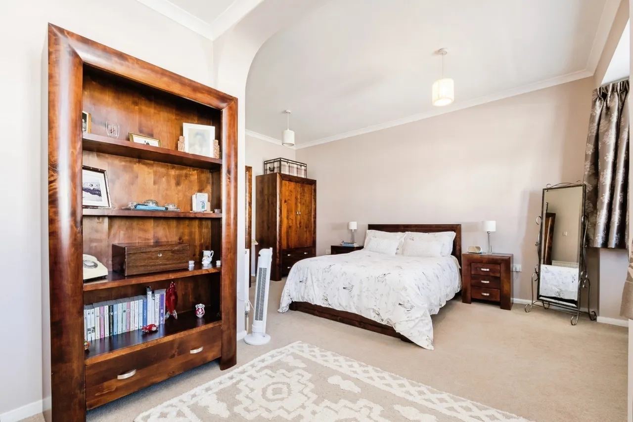 Globe Road, Hornchurch, RM11, photo 5