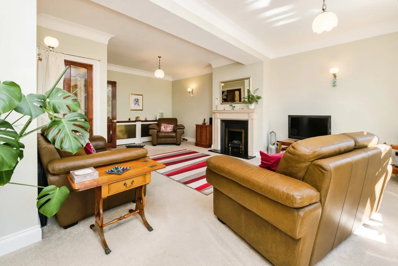 Globe Road, Hornchurch, RM11, photo 7