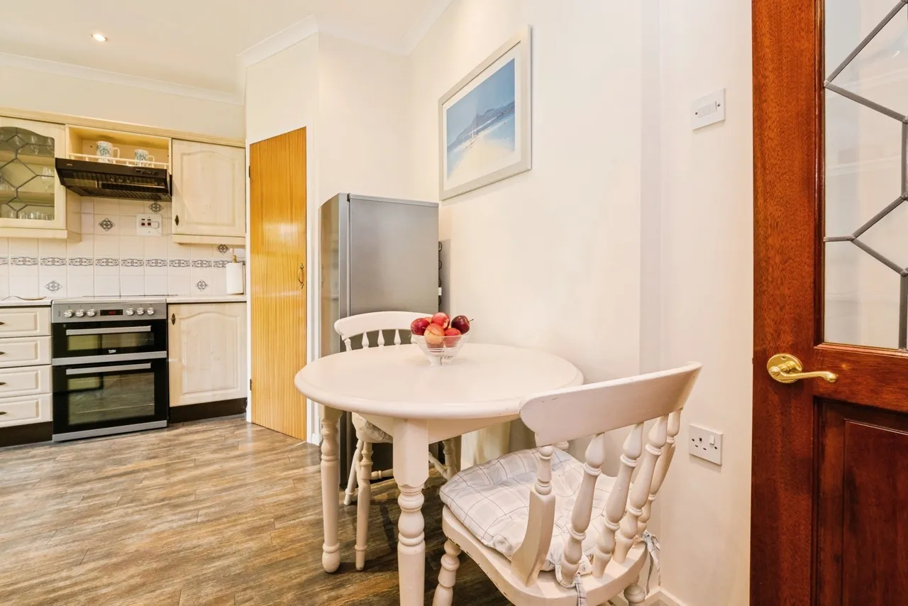 Globe Road, Hornchurch, RM11, photo 14