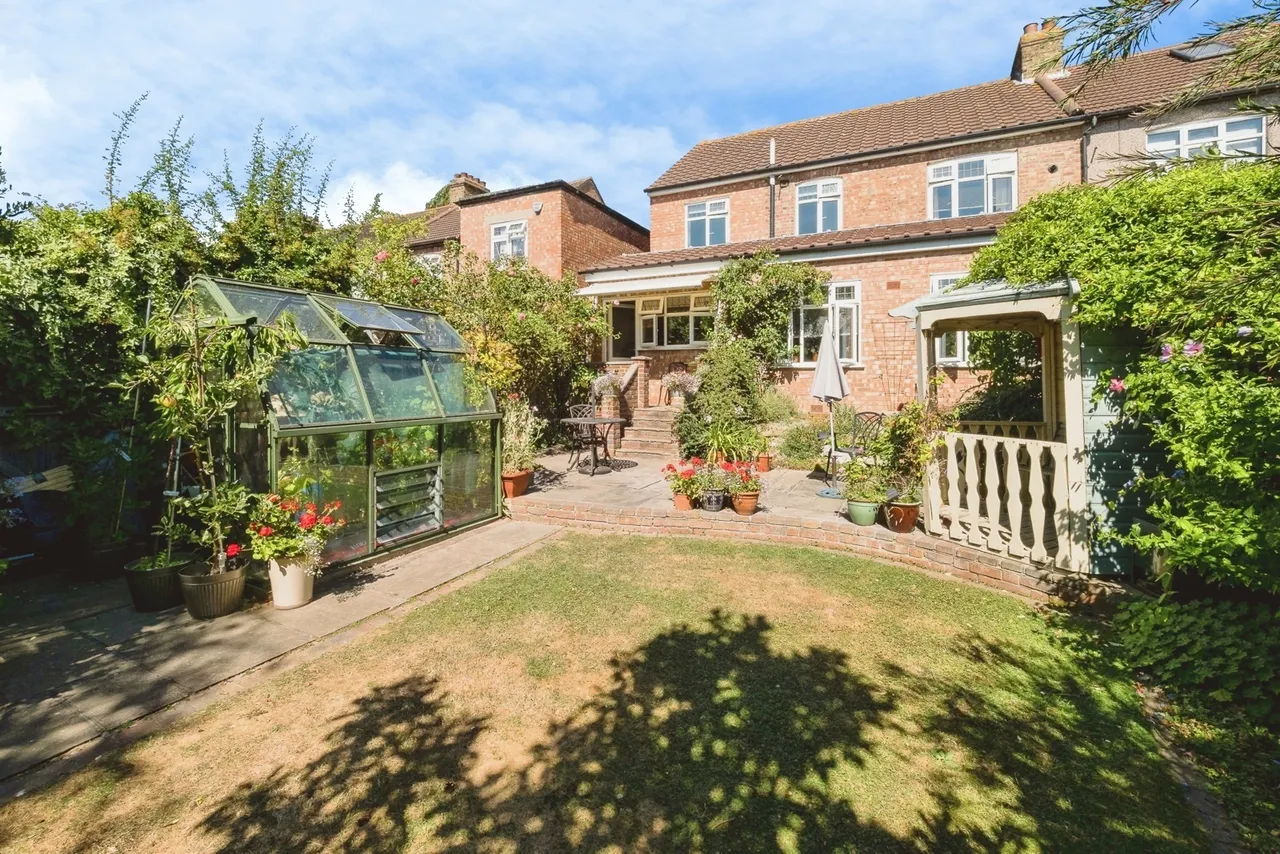 Globe Road, Hornchurch, RM11, photo 27