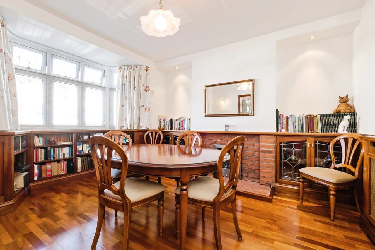 Globe Road, Hornchurch, RM11, photo 18