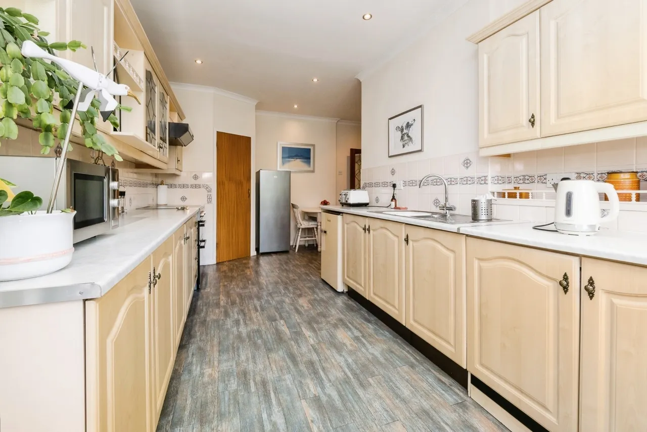 Globe Road, Hornchurch, RM11, photo 13