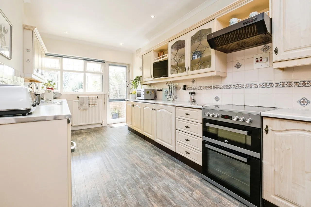 Globe Road, Hornchurch, RM11, photo 8