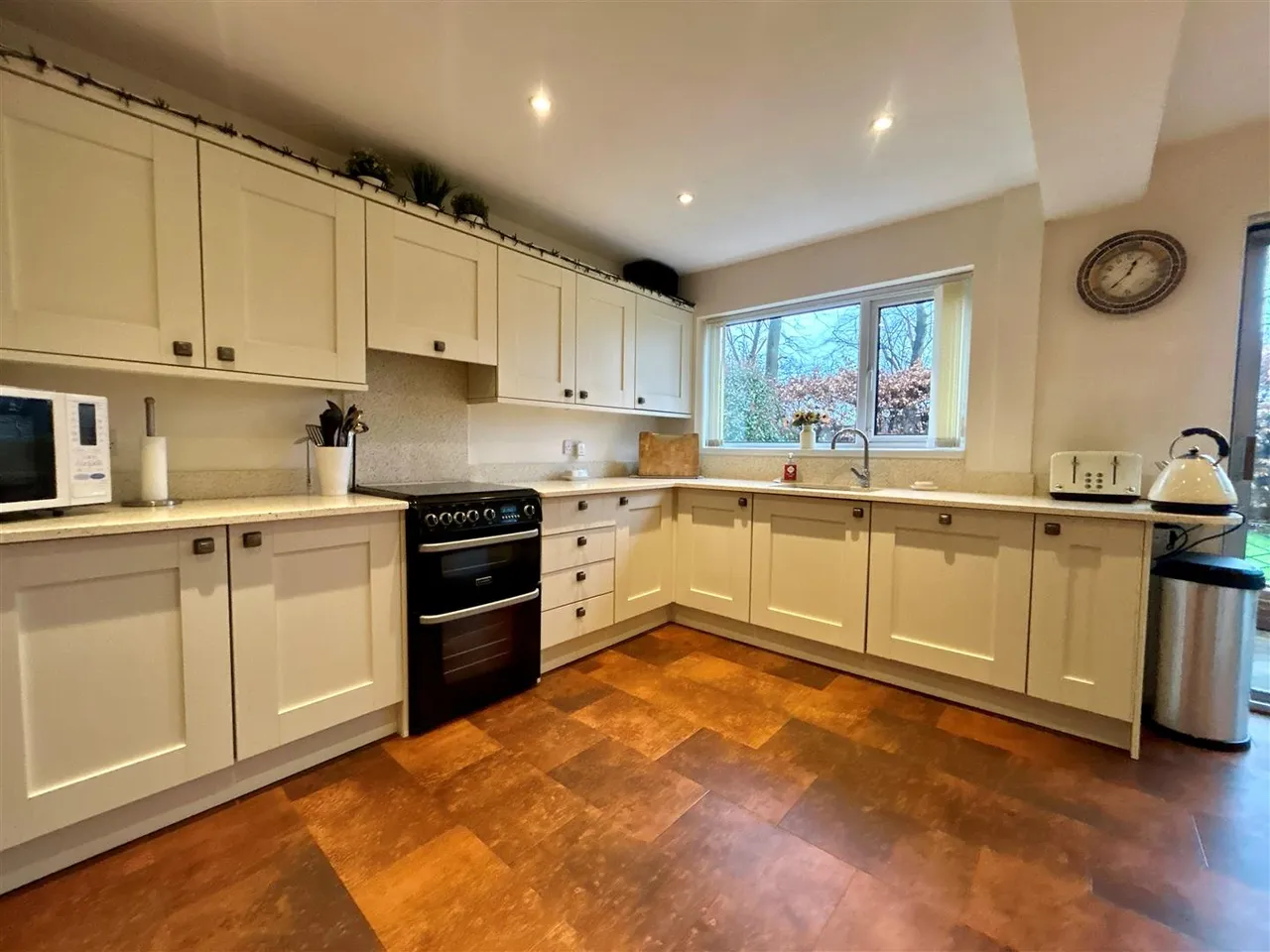 Gleneagles Road, Heald Green, photo 6