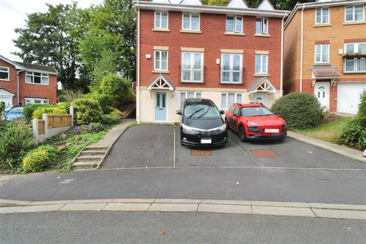 4 bed house to rent, Boddens Hill Road, Stockport