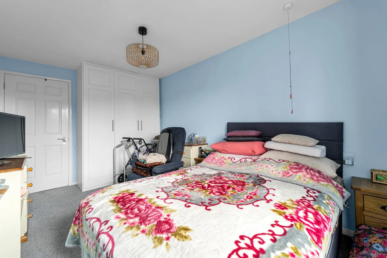 Farm Close, Staines-upon-Thames, TW18, photo 5